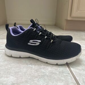 Skechers black